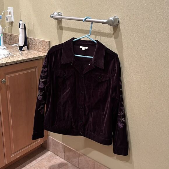 Style and Co woman's deep purple velvety coat or shirt w gorgeous flower detail - Picture 2 of 15
